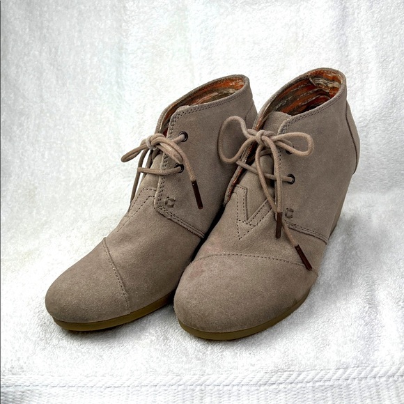 Toms Women's Beige Wedge Ankle Boots - Picture 2 of 8